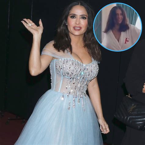 salma hayek flashes|Salma Hayek accidentally flashes her boobs in new dancing。